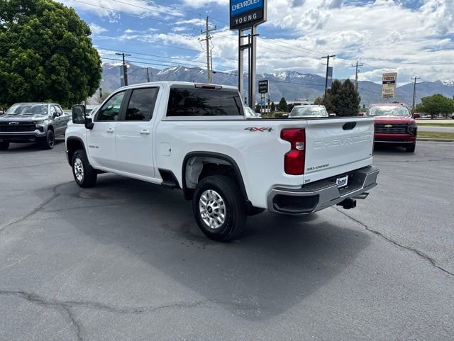 Used 2025 Chevrolet Silverado 2500 LT w/ Convenience Package AWD/4WD image 2