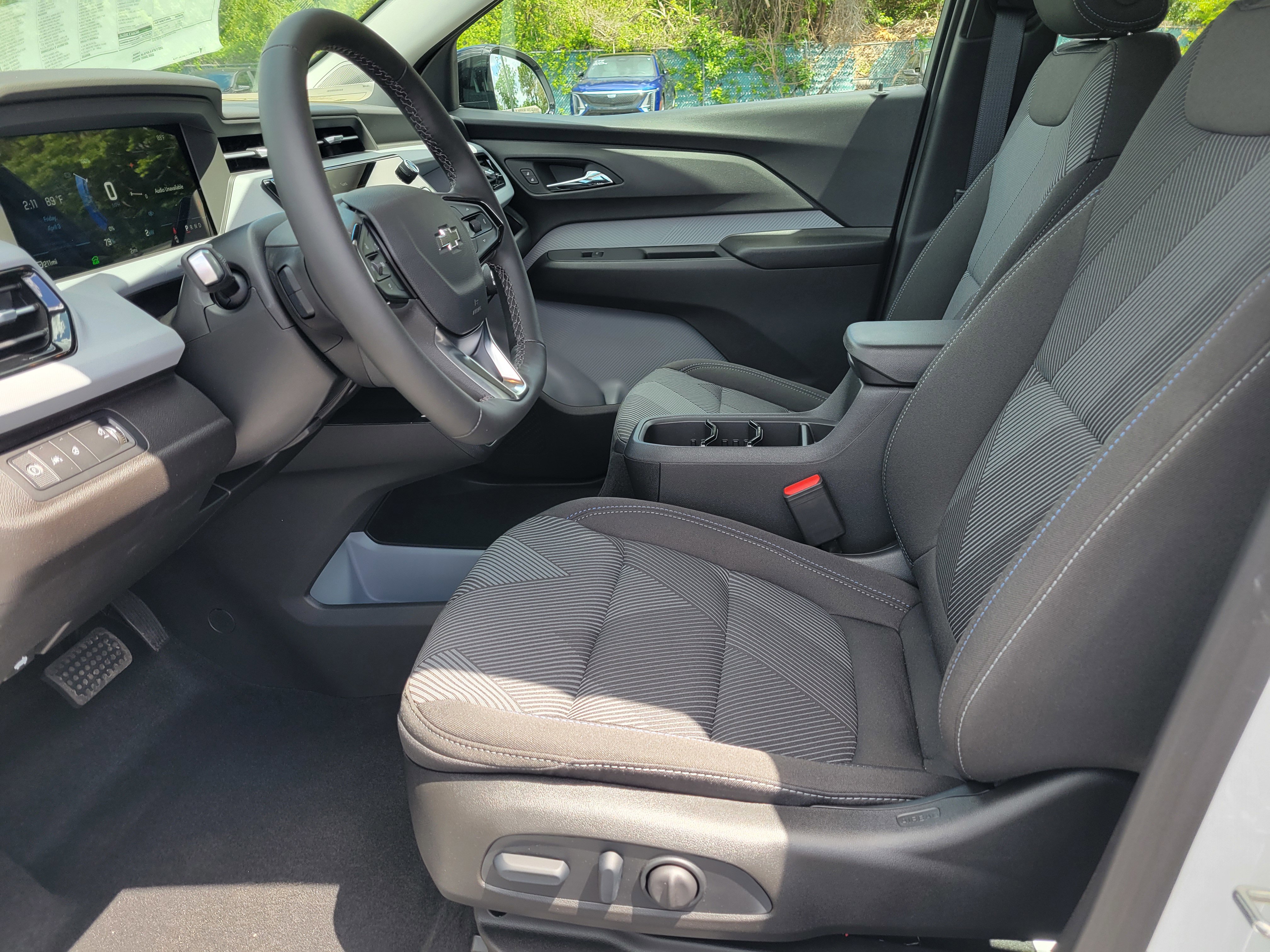New 2027 Chevrolet Bolt LT w/ Comfort Package FWD image 29