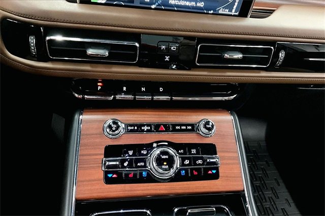 Used 2023 Lincoln Aviator Reserve w/ Elements Package Plus image 27