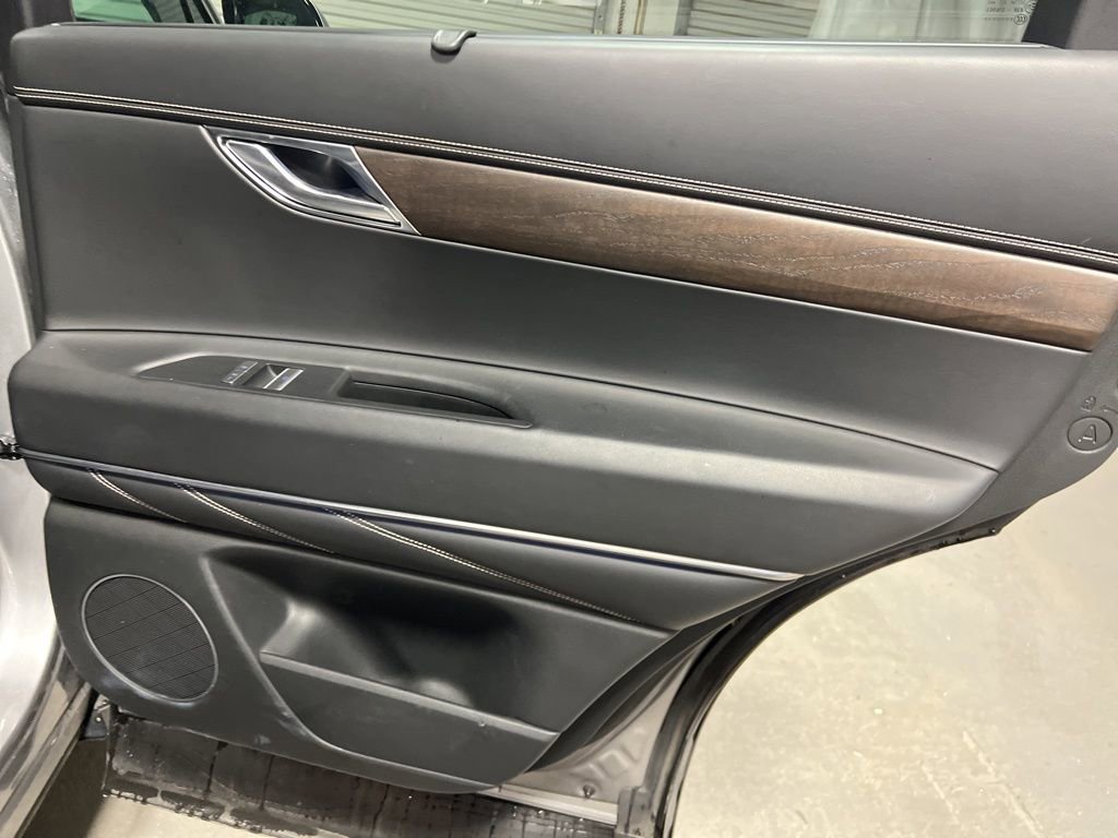 Used 2024 Genesis GV80 2.5T image 13