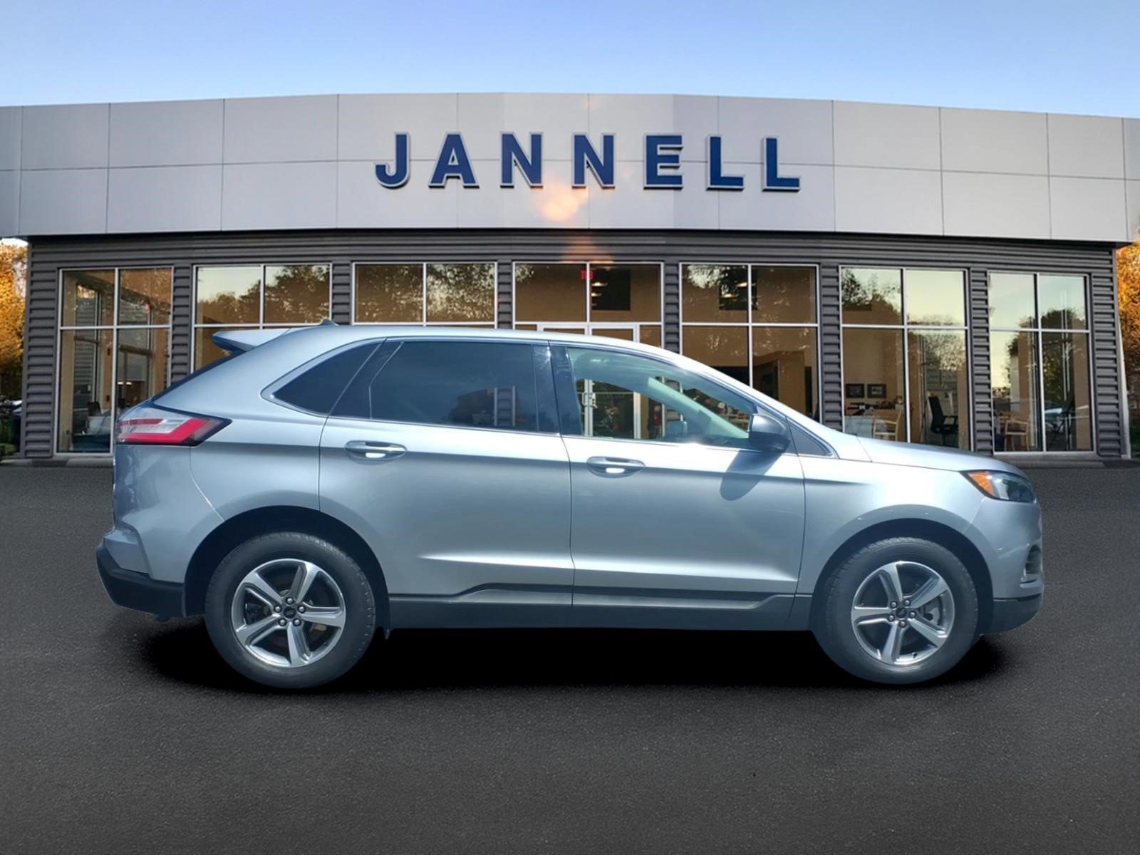 Used 2024 Ford Edge SEL w/ Convenience Package AWD/4WD image 4