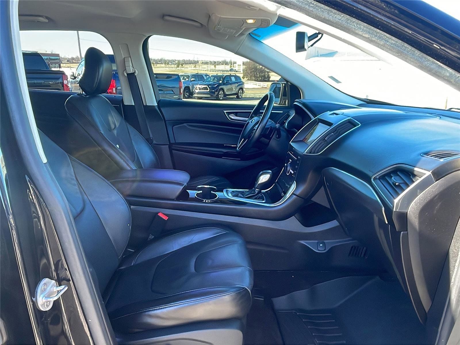 Used 2016 Ford Edge Titanium w/ Technology Package image 14