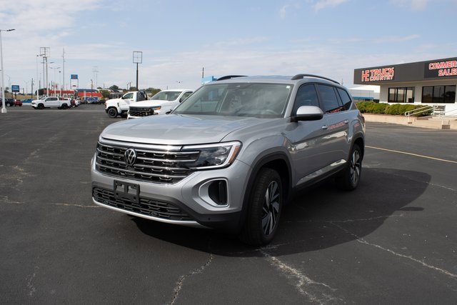 Used 2024 Volkswagen Atlas SE image 3