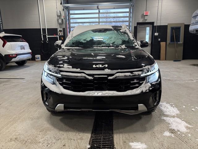 Certified 2024 Kia Seltos SX w/ SX Sunroof Package image 2
