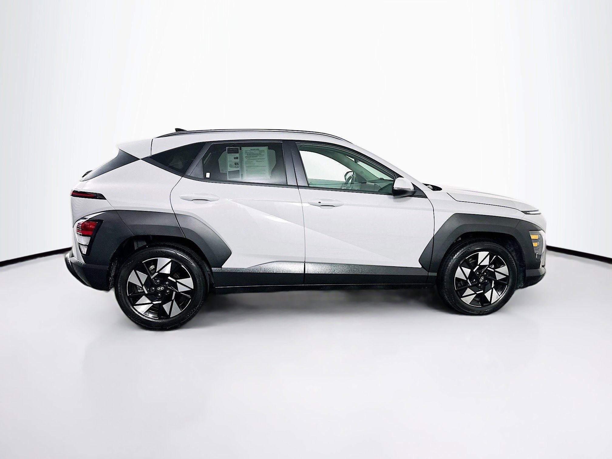 Used 2025 Hyundai Kona SEL image 10