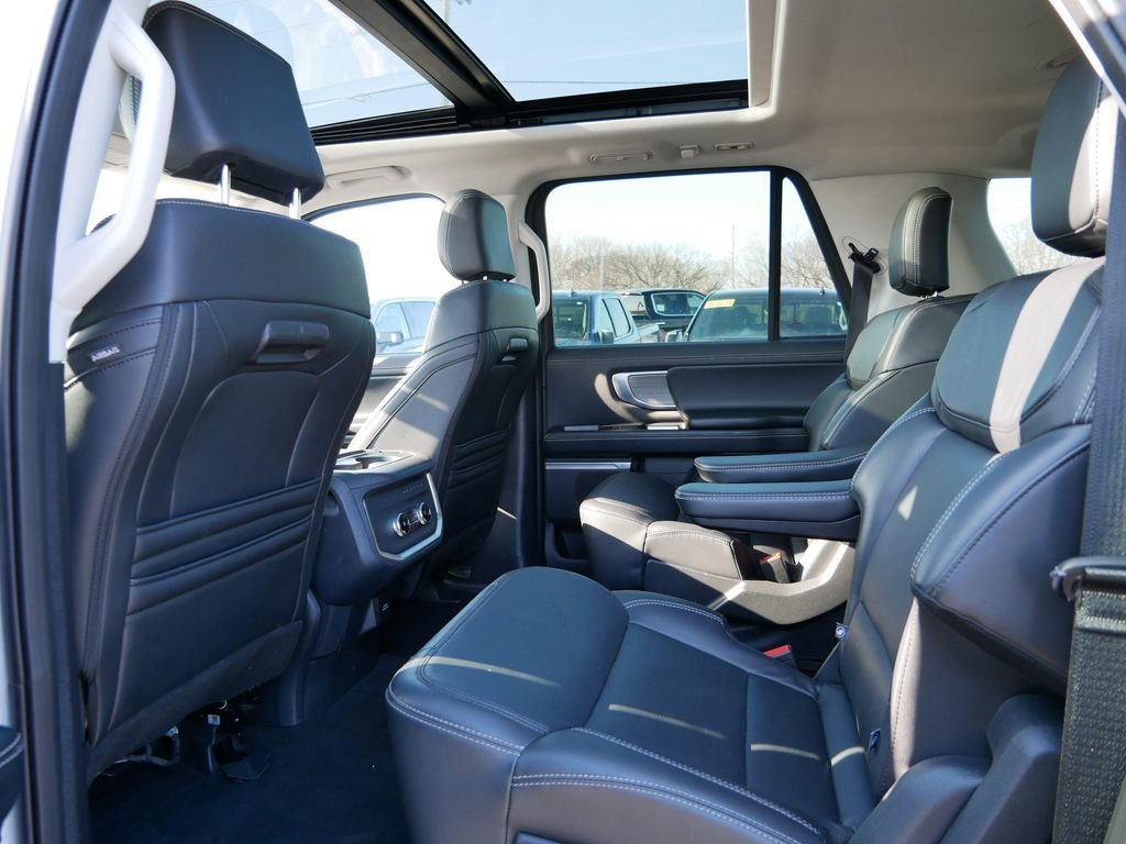 Used 2025 Ford Expedition Max Platinum image 11