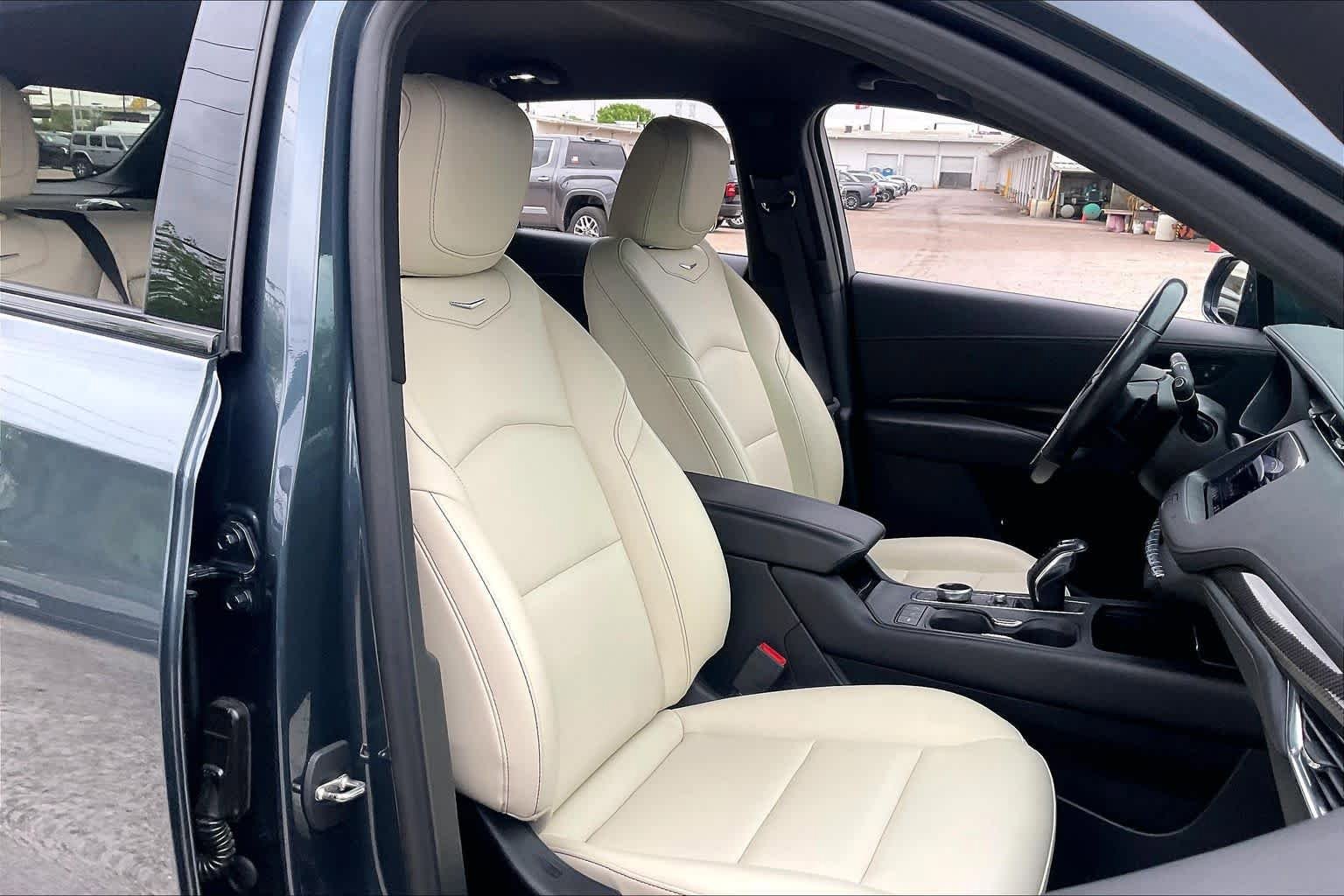 Used 2019 Cadillac XT4 Sport w/ Cold Weather Package image 9
