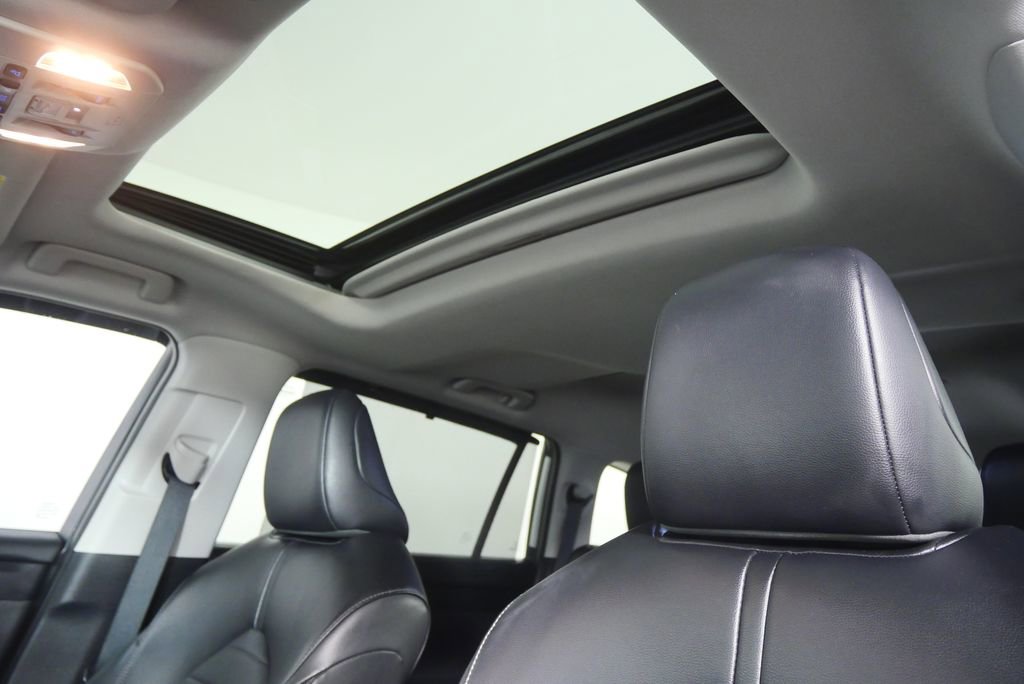 Used 2022 Toyota Highlander XLE image 12