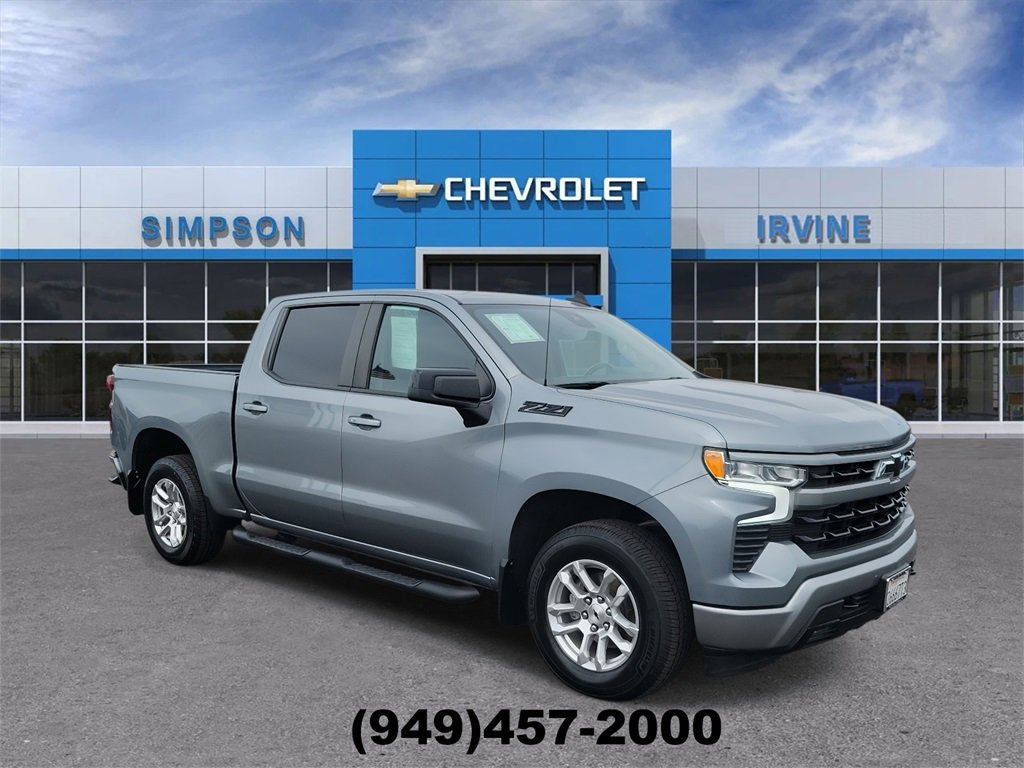 Used 2023 Chevrolet Silverado 1500 RST image 2