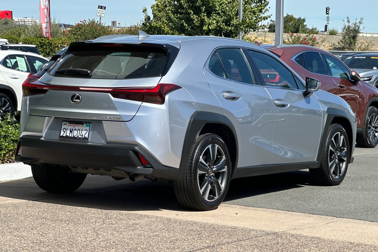 Certified 2025 Lexus UX 300h FWD image 4