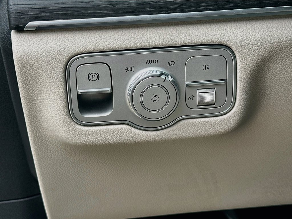 Certified 2026 Mercedes-Benz GLS 580 4MATIC image 10