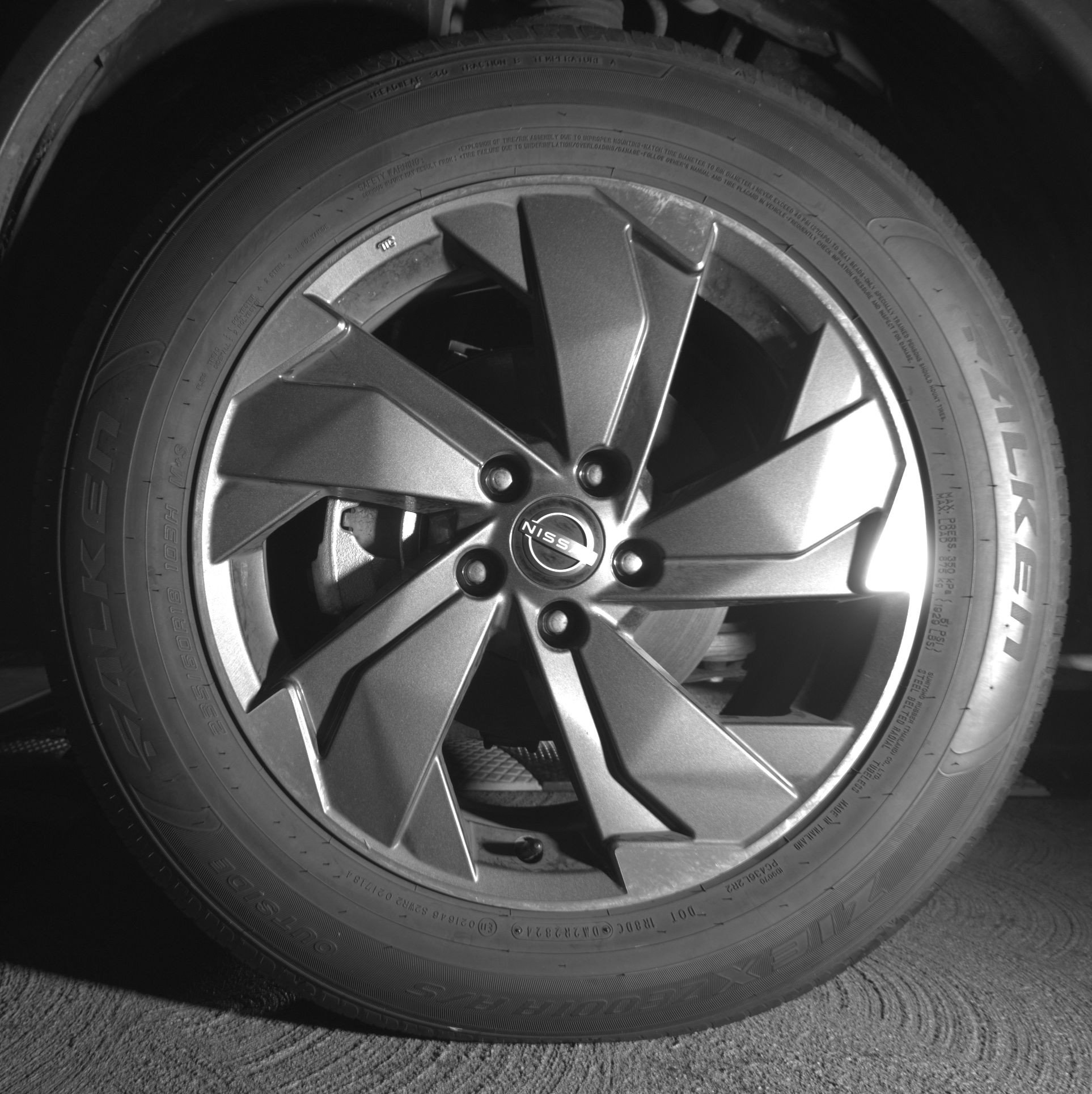 Used 2025 Nissan Rogue SV image 12