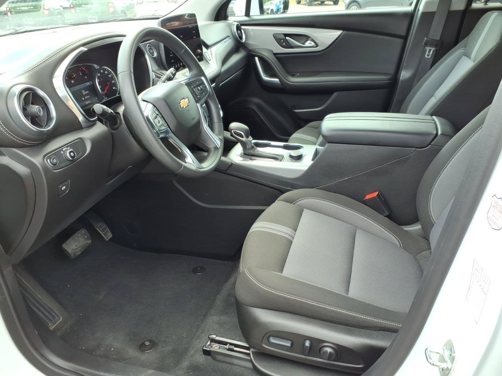 Used 2025 Chevrolet Blazer LT AWD/4WD image 11