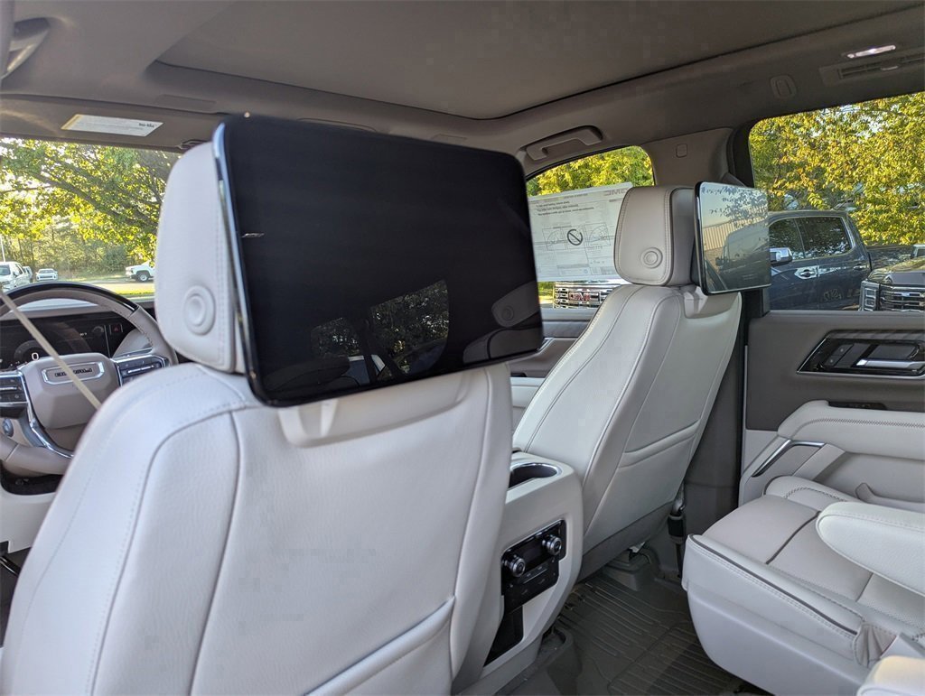 New 2026 GMC Yukon XL Denali w/ Denali Reserve Package image 12
