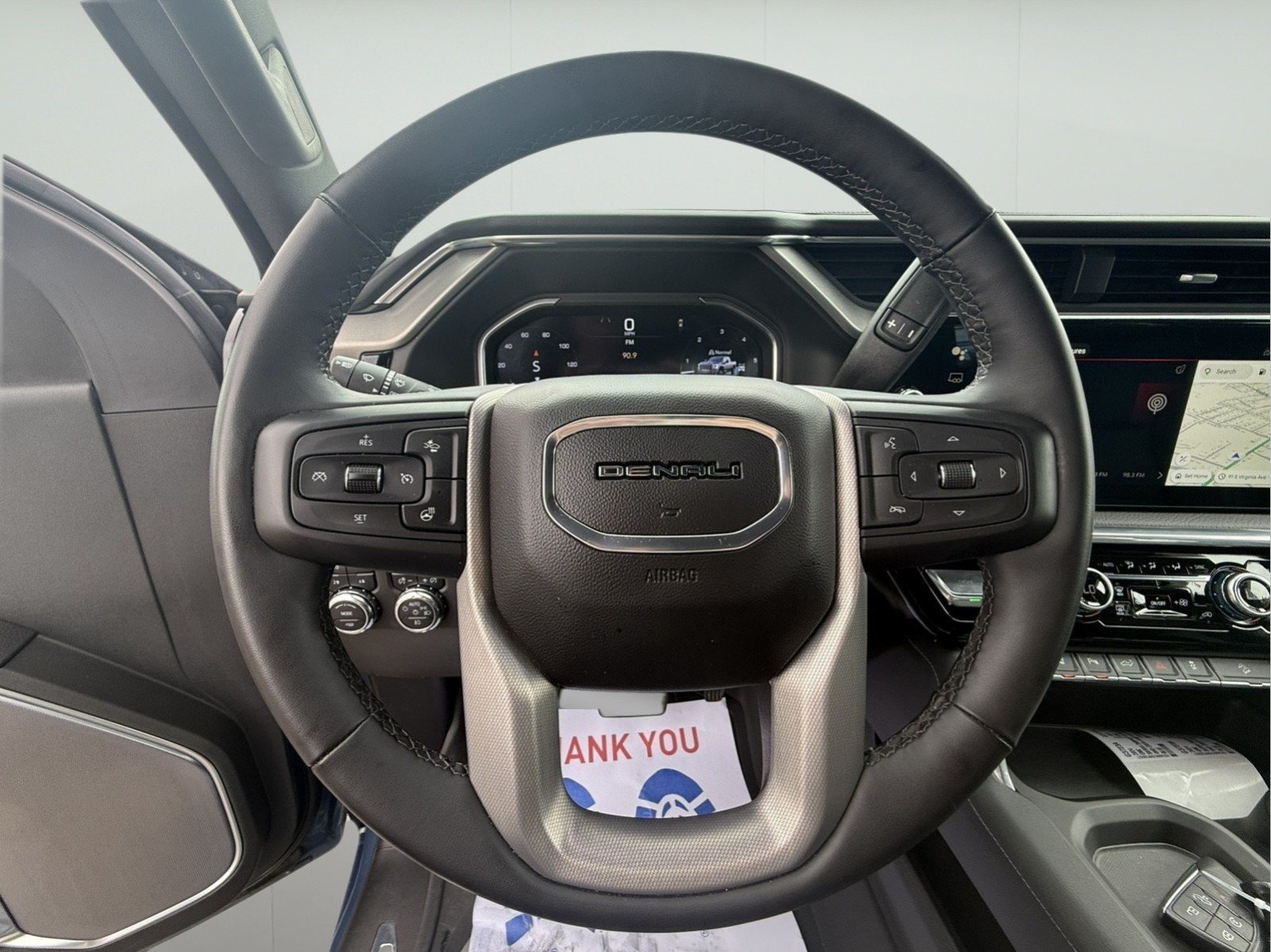 Used 2024 GMC Sierra 2500 Denali w/ Denali Reserve Package AWD/4WD image 17