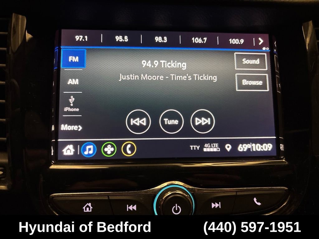 Used 2022 Chevrolet Trax LT w/ LT Convenience Package AWD/4WD image 18
