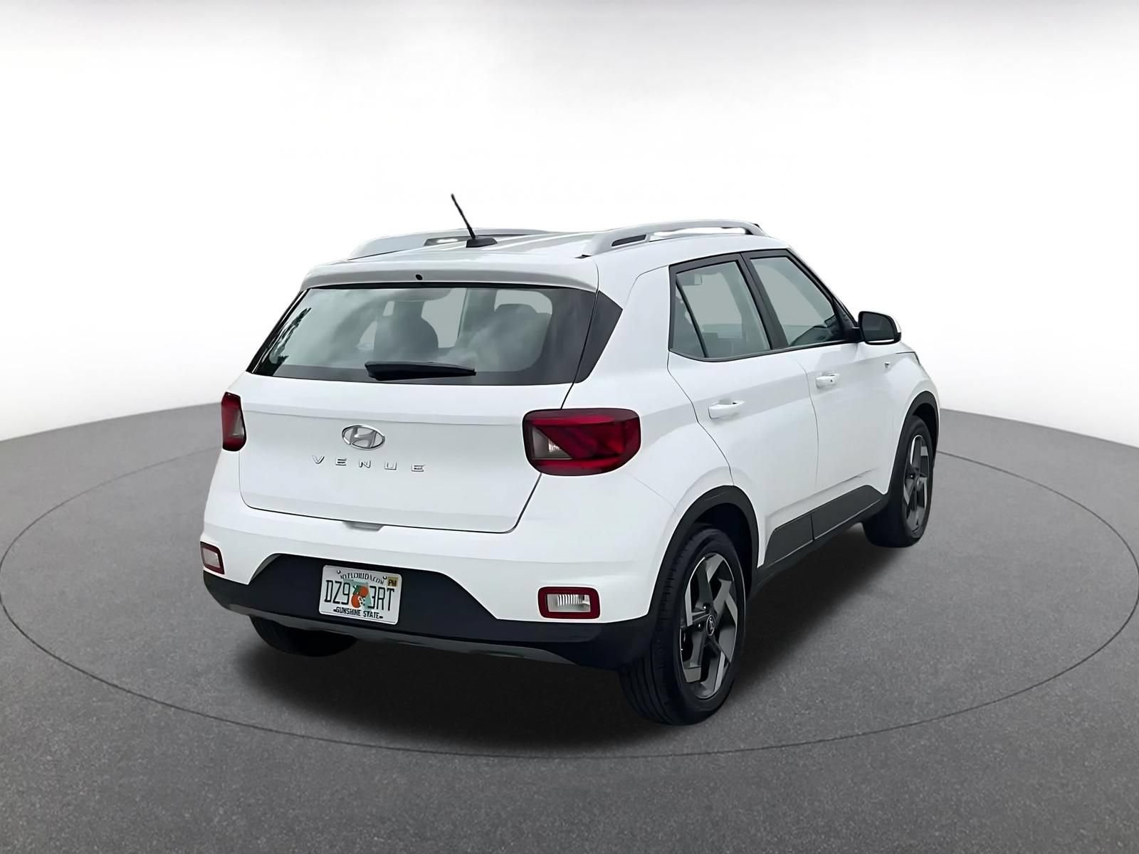 Used 2026 Hyundai Venue SEL FWD image 12