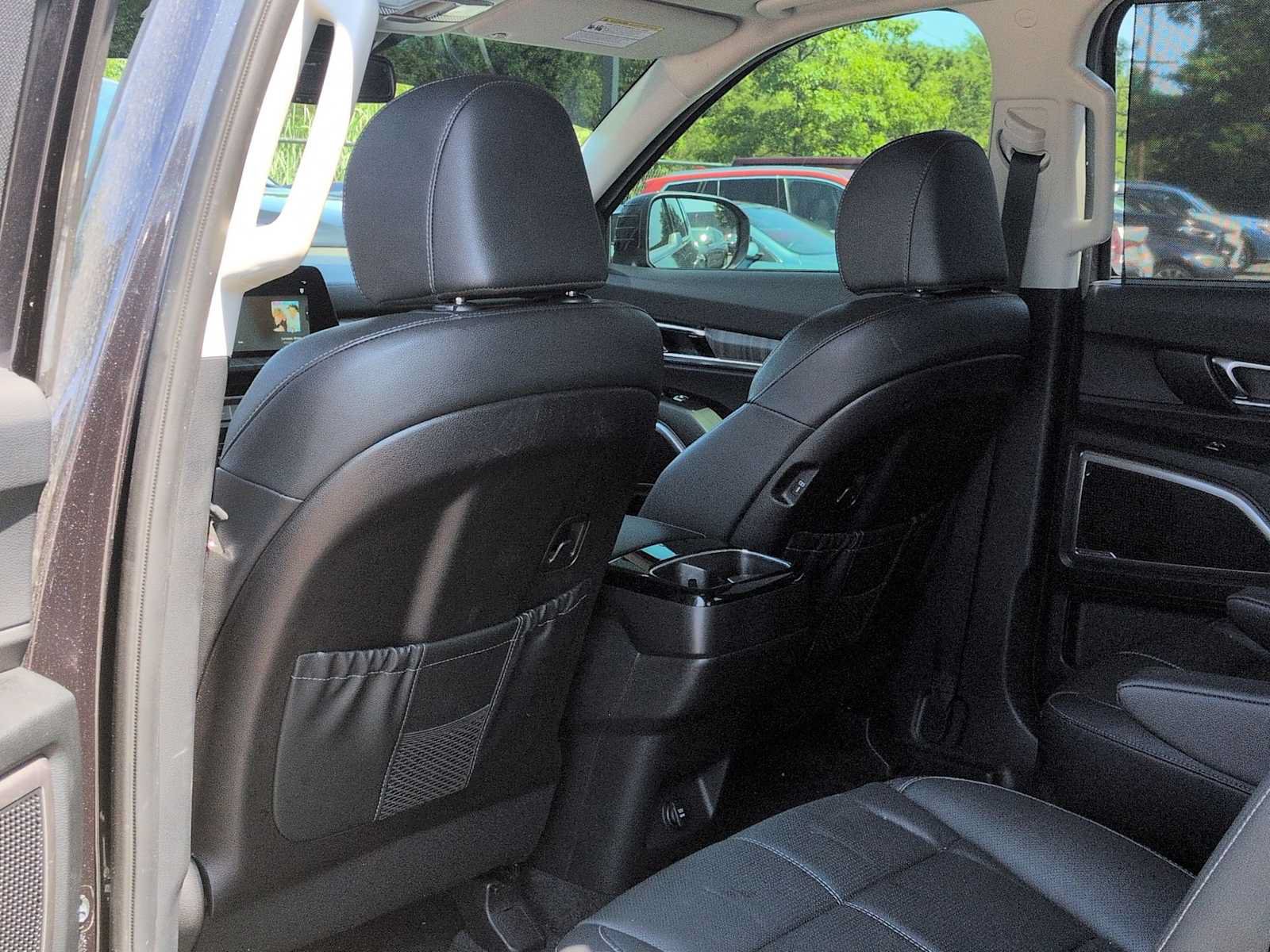 Used 2025 Kia Telluride EX w/ EX Captain's Chair Package AWD/4WD image 19
