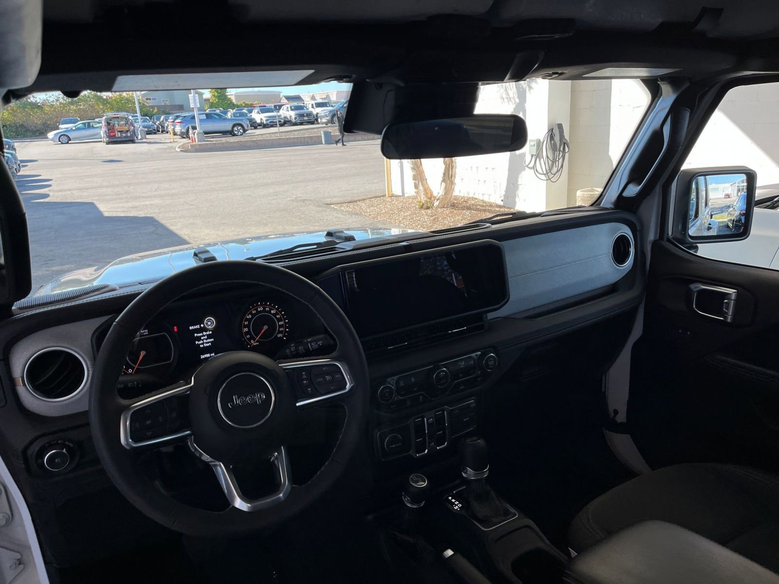 Used 2025 Jeep Wrangler Sahara image 33