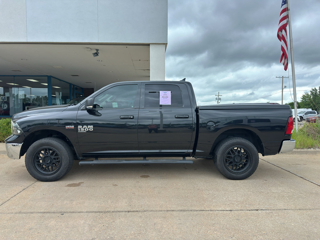 Used 2019 RAM 1500 Classic SLT AWD/4WD image 4