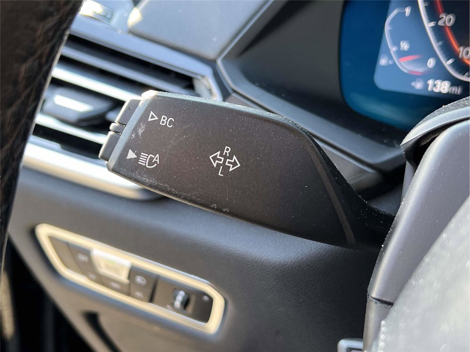 Used 2022 BMW X6 xDrive40i w/ Executive Package image 24