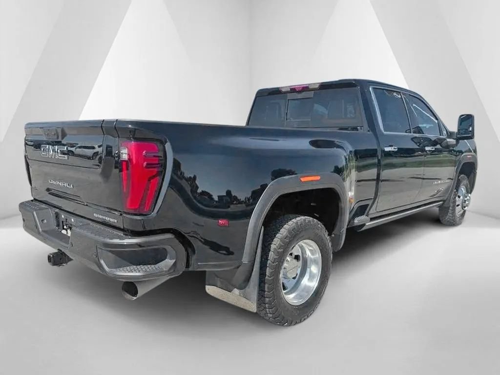 Used 2025 GMC Sierra 3500 Denali Ultimate AWD/4WD image 7