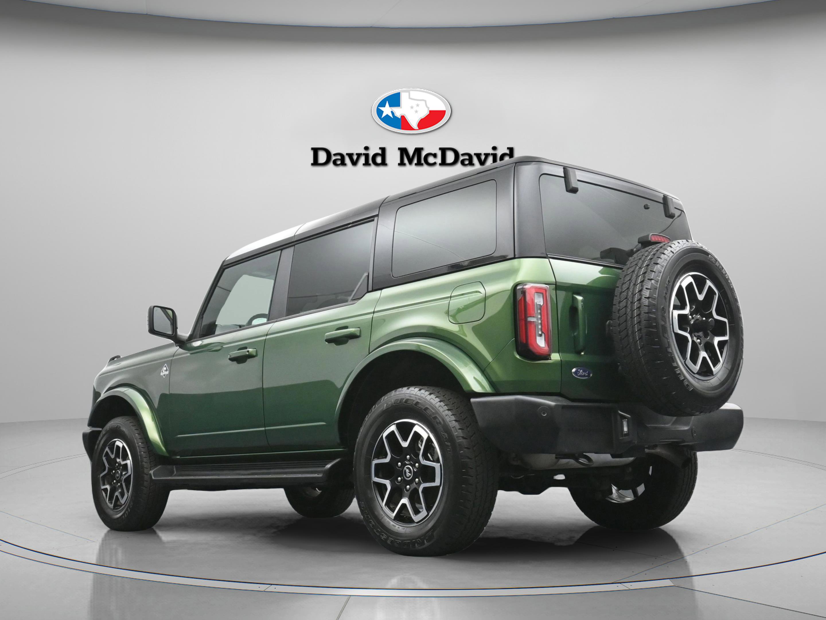 Used 2025 Ford Bronco Outer Banks image 9