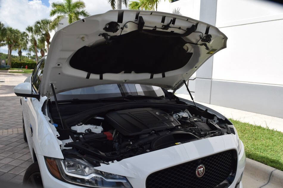 Used 2019 Jaguar F-PACE R-Sport AWD/4WD image 91