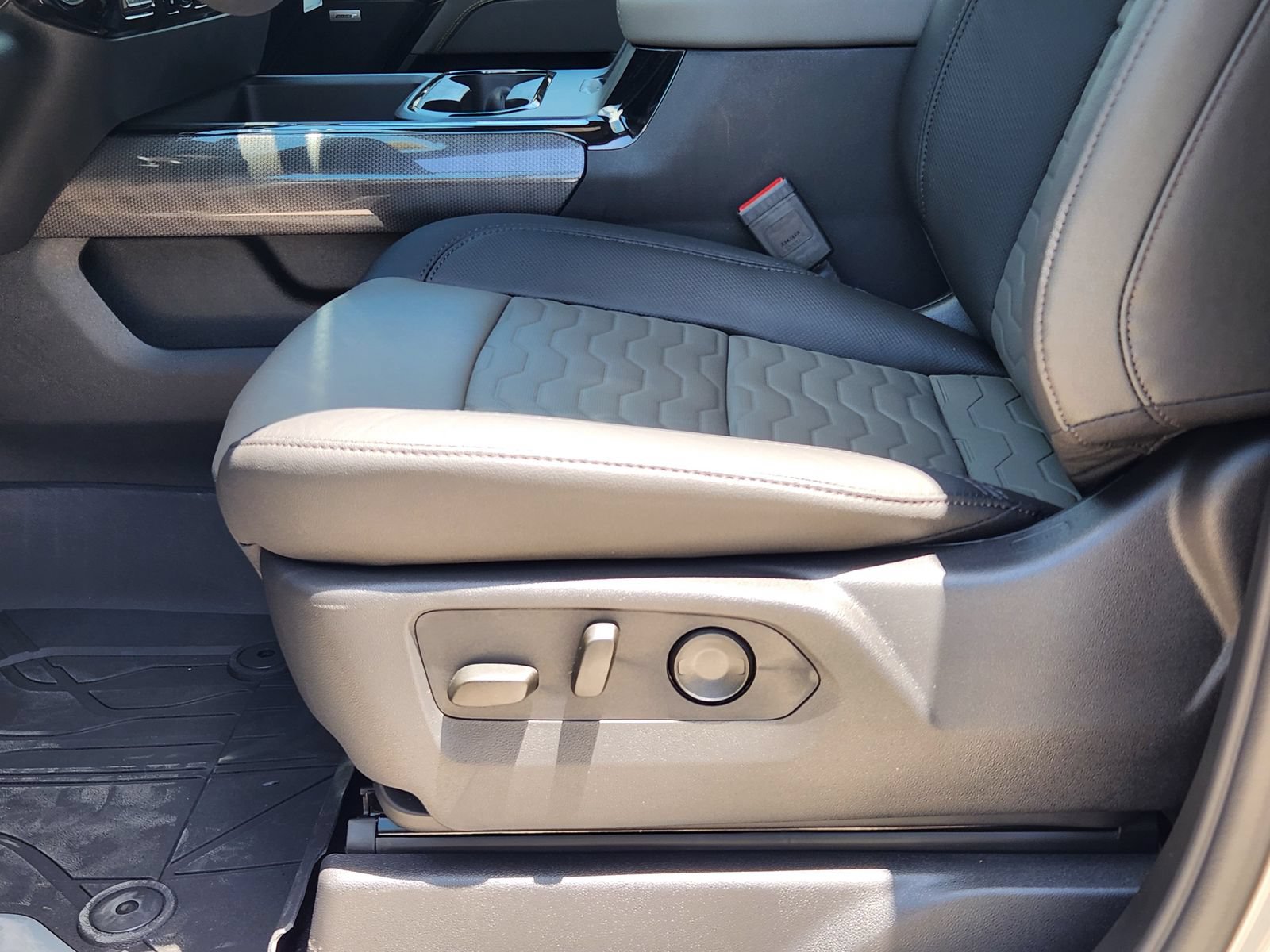 New 2026 Chevrolet Silverado 2500 ZR2 AWD/4WD image 21