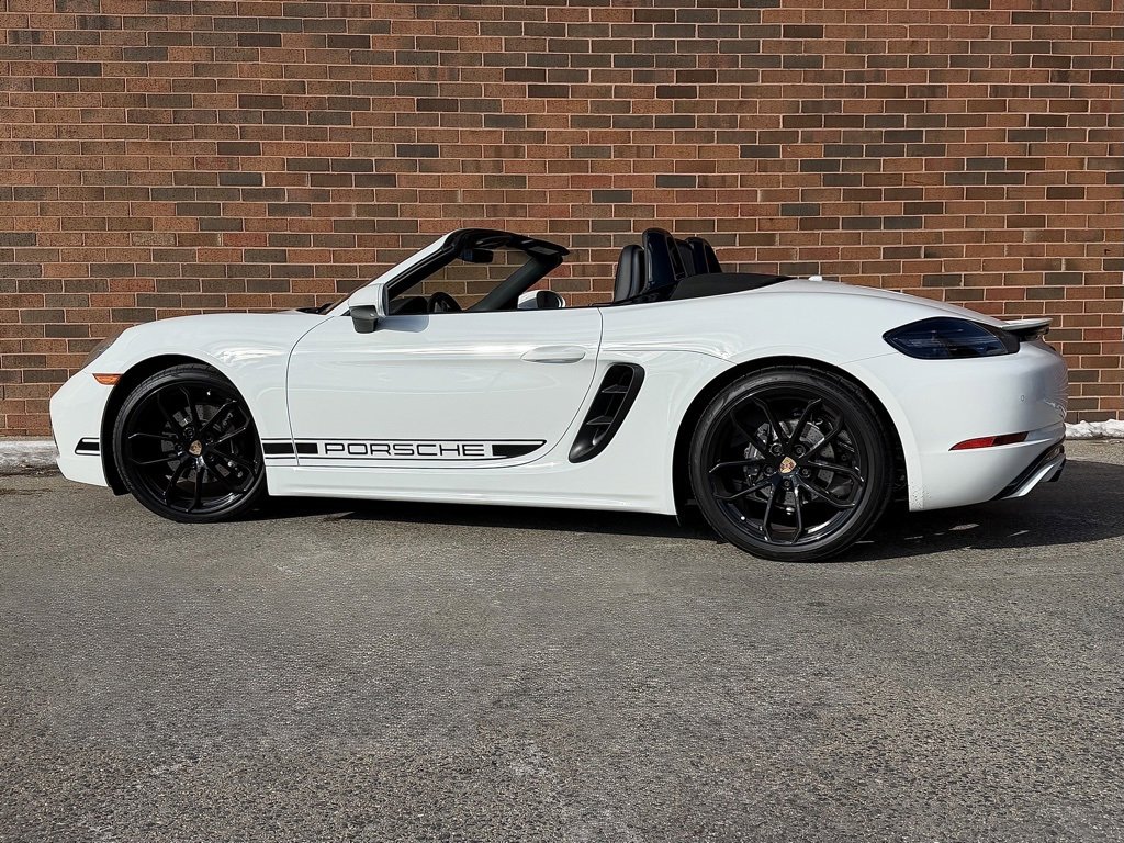 Used 2024 Porsche 718 Boxster image 3