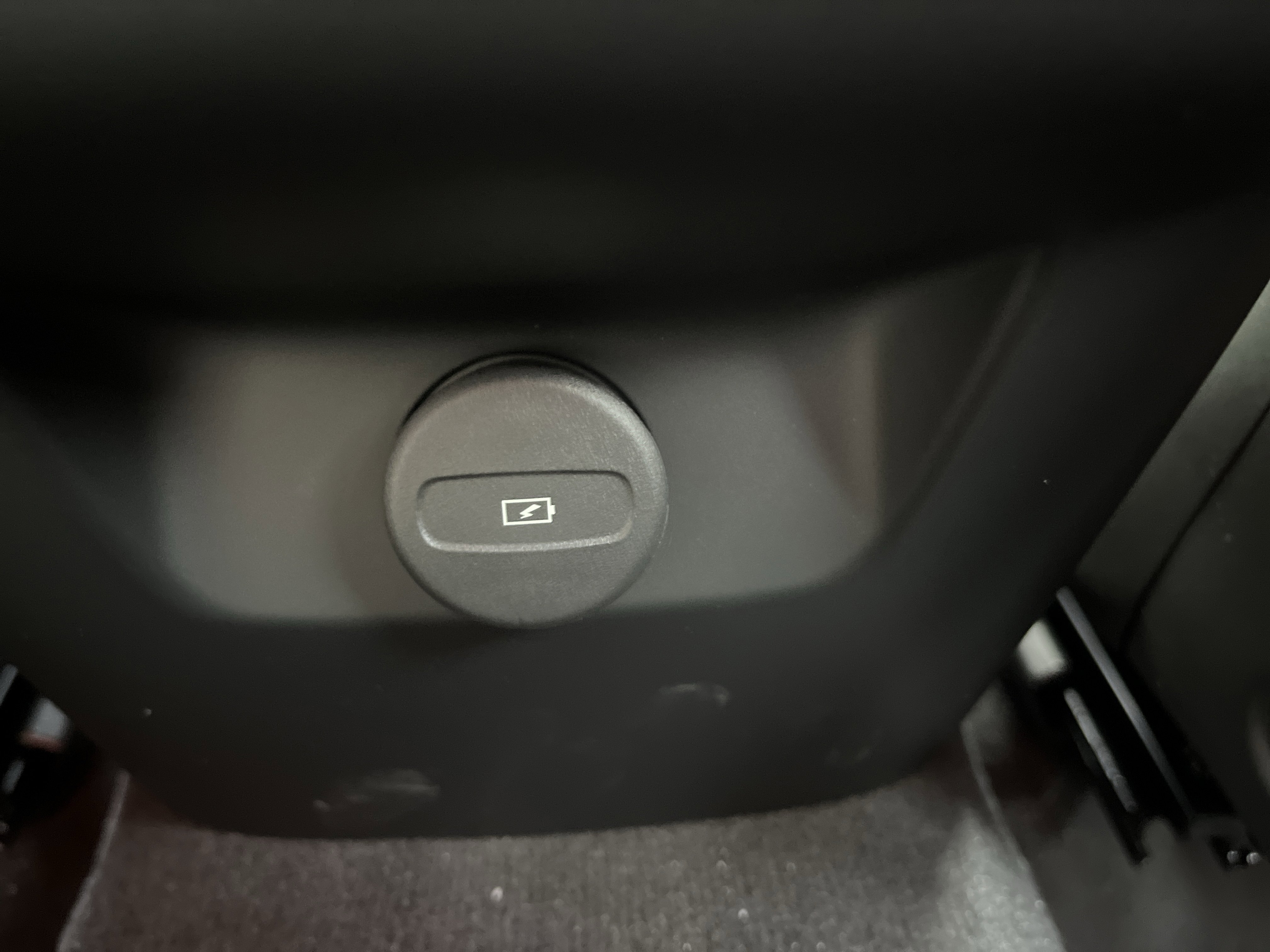 New 2026 Volvo XC60 B5 Core w/ Protection Package Premier image 13