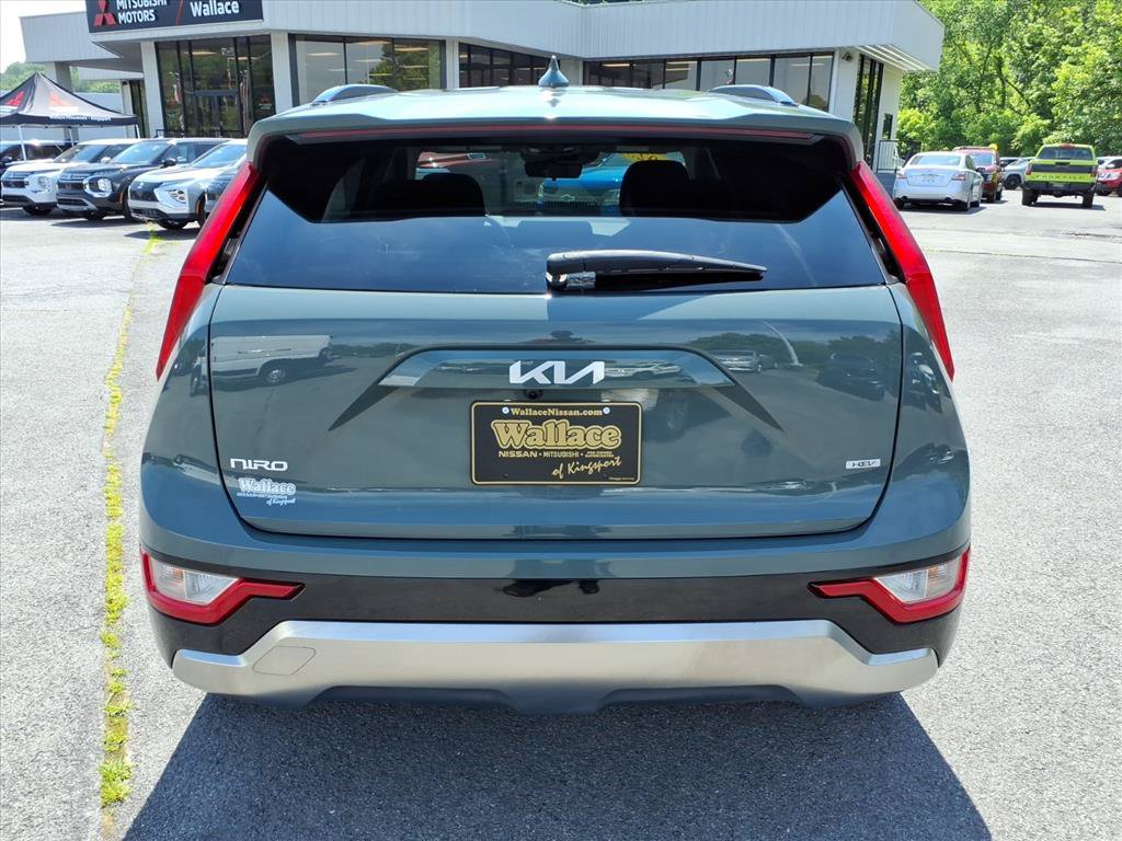 Used 2025 Kia Niro EX Touring FWD image 4