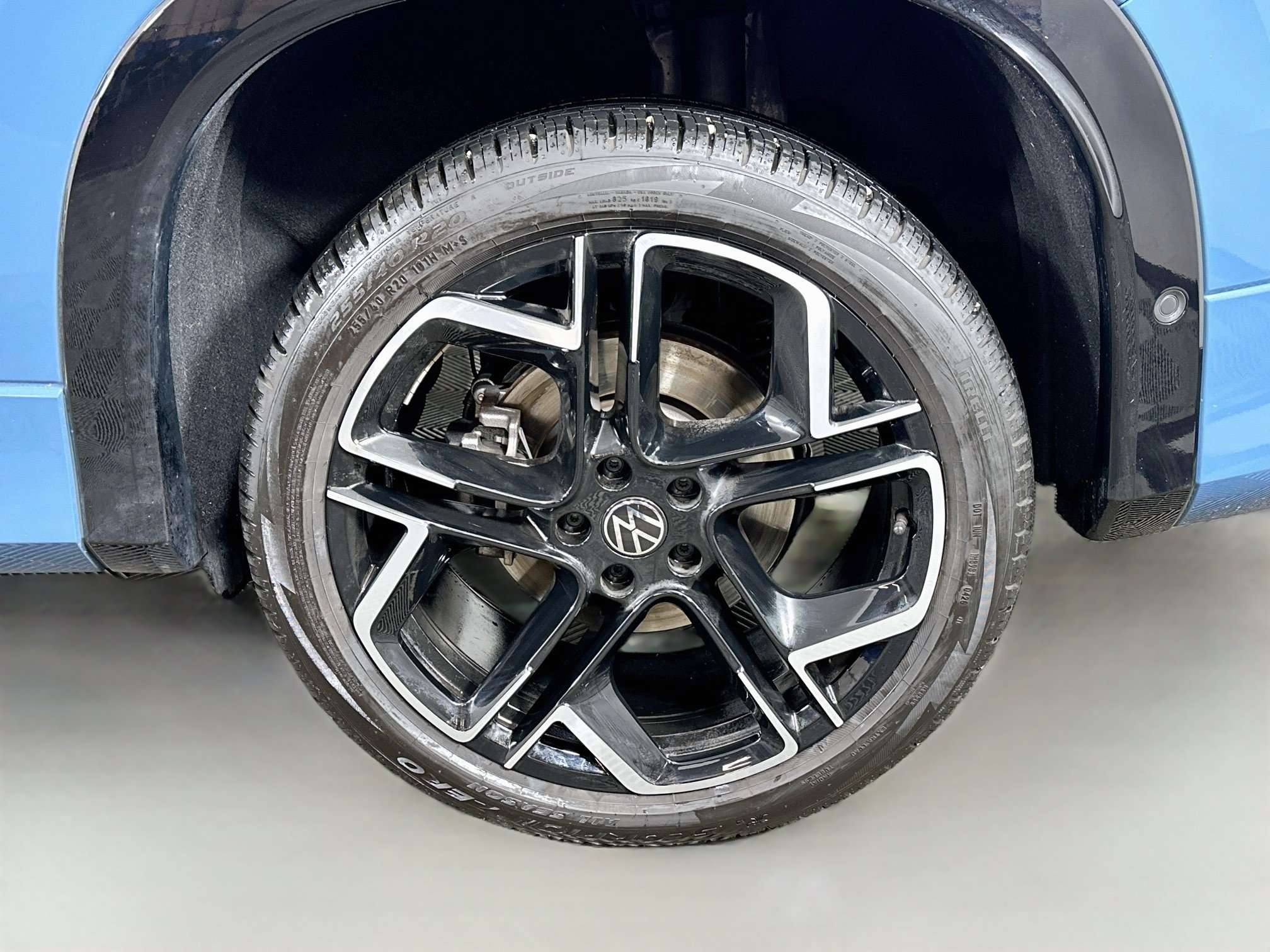 Used 2026 Volkswagen Tiguan SEL R-Line AWD/4WD image 32