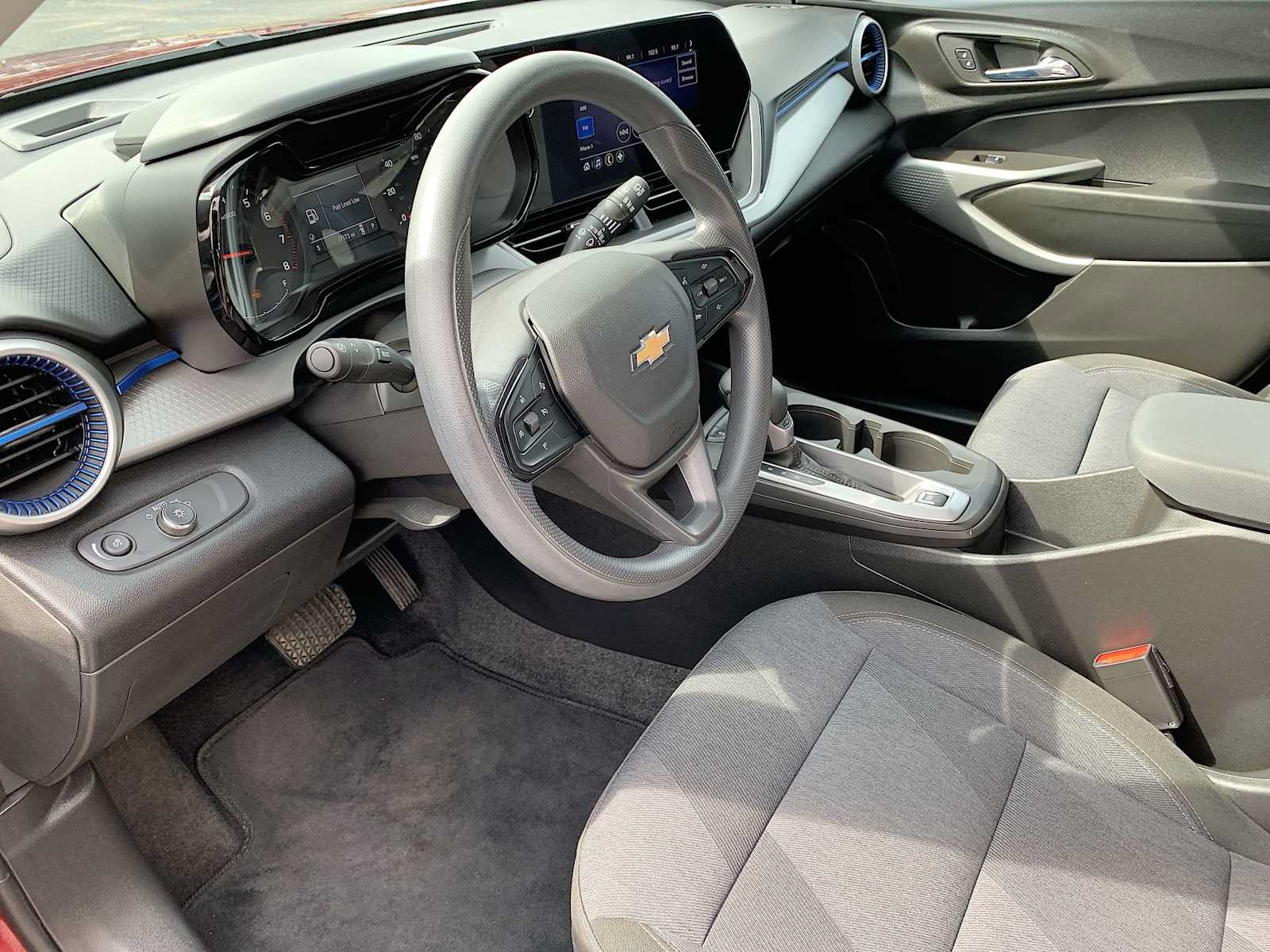 Certified 2024 Chevrolet Trax LS w/ LS Convenience Package FWD image 10