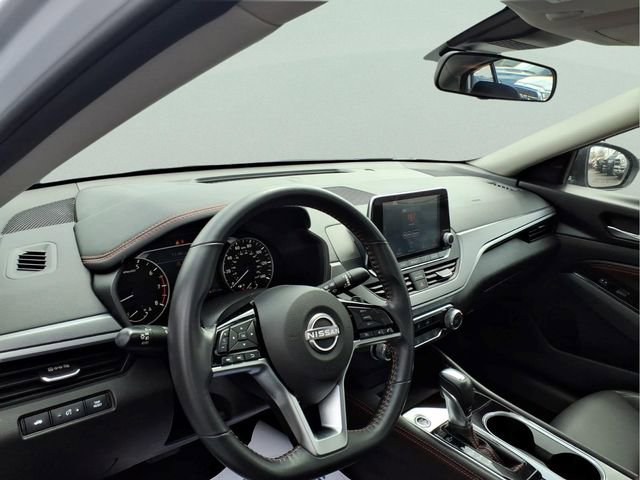 Used 2023 Nissan Altima 2.5 SR AWD/4WD image 12