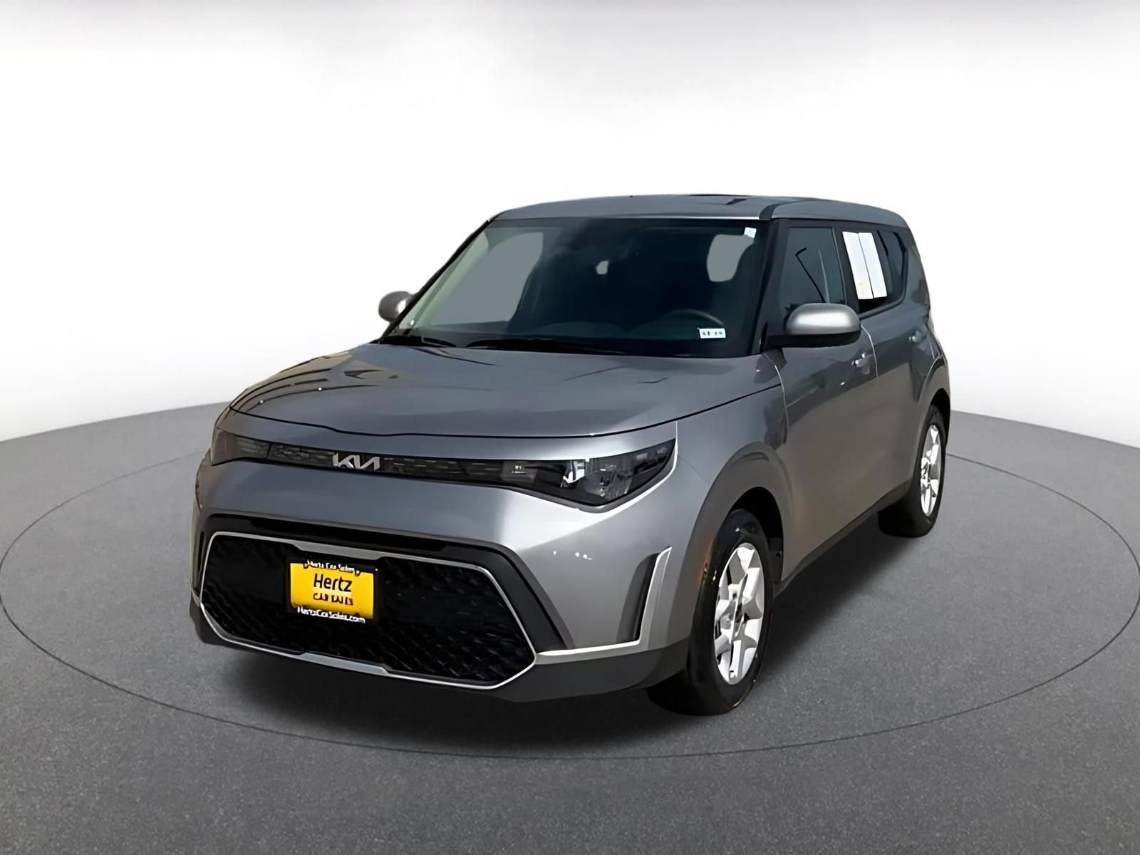 Used 2025 Kia Soul LX w/ LX Technology Package FWD image 4