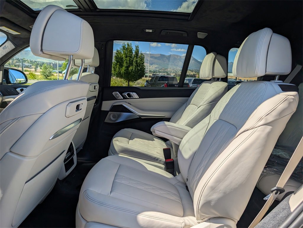 New 2026 BMW X7 M60i image 17
