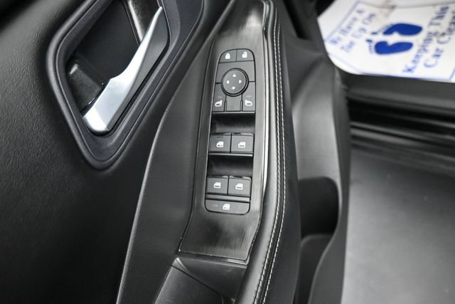 Used 2025 Nissan Rogue SV FWD image 12