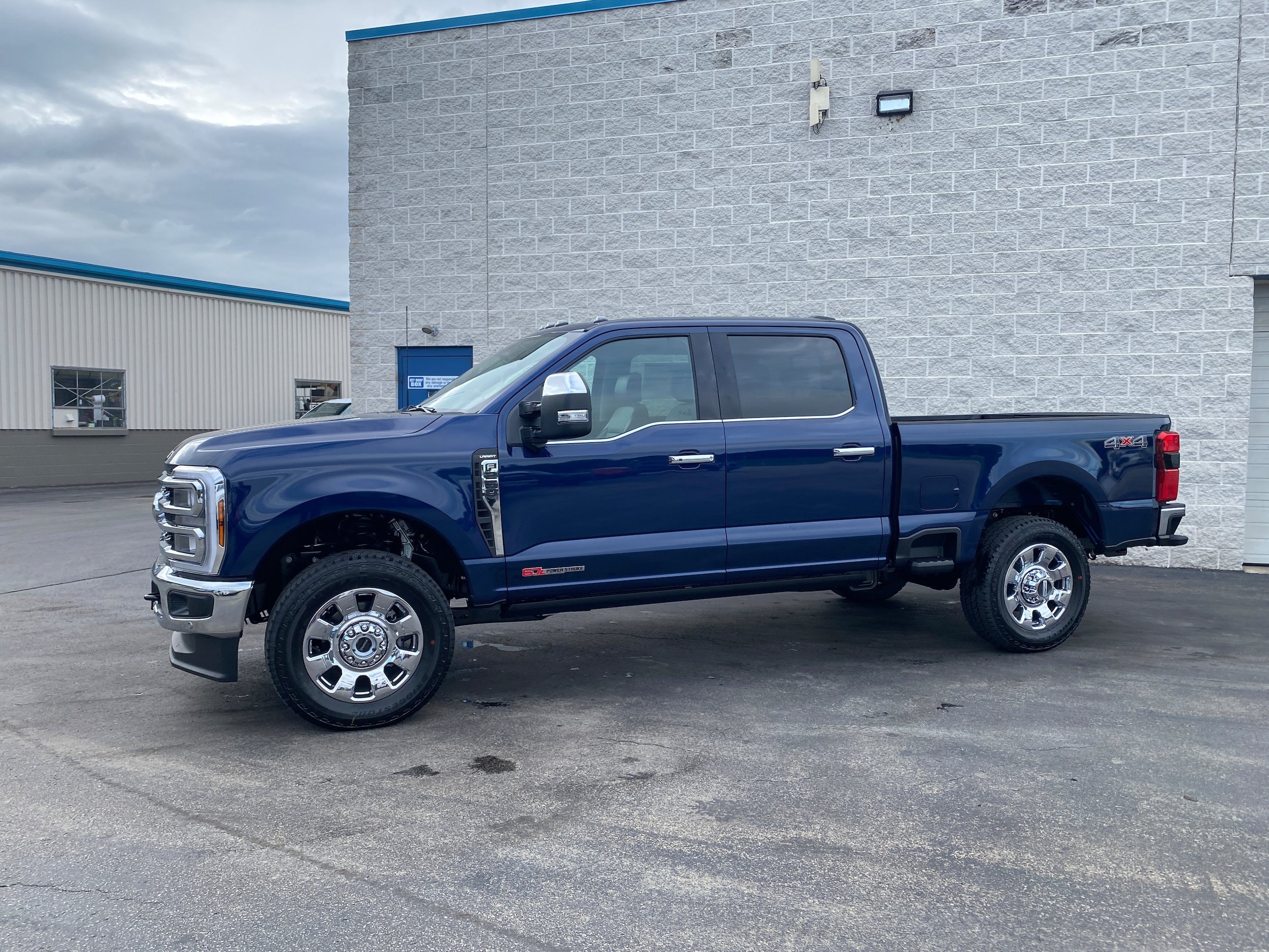 New 2027 Ford F250 Lariat w/ Lariat Ultimate Package AWD/4WD image 4
