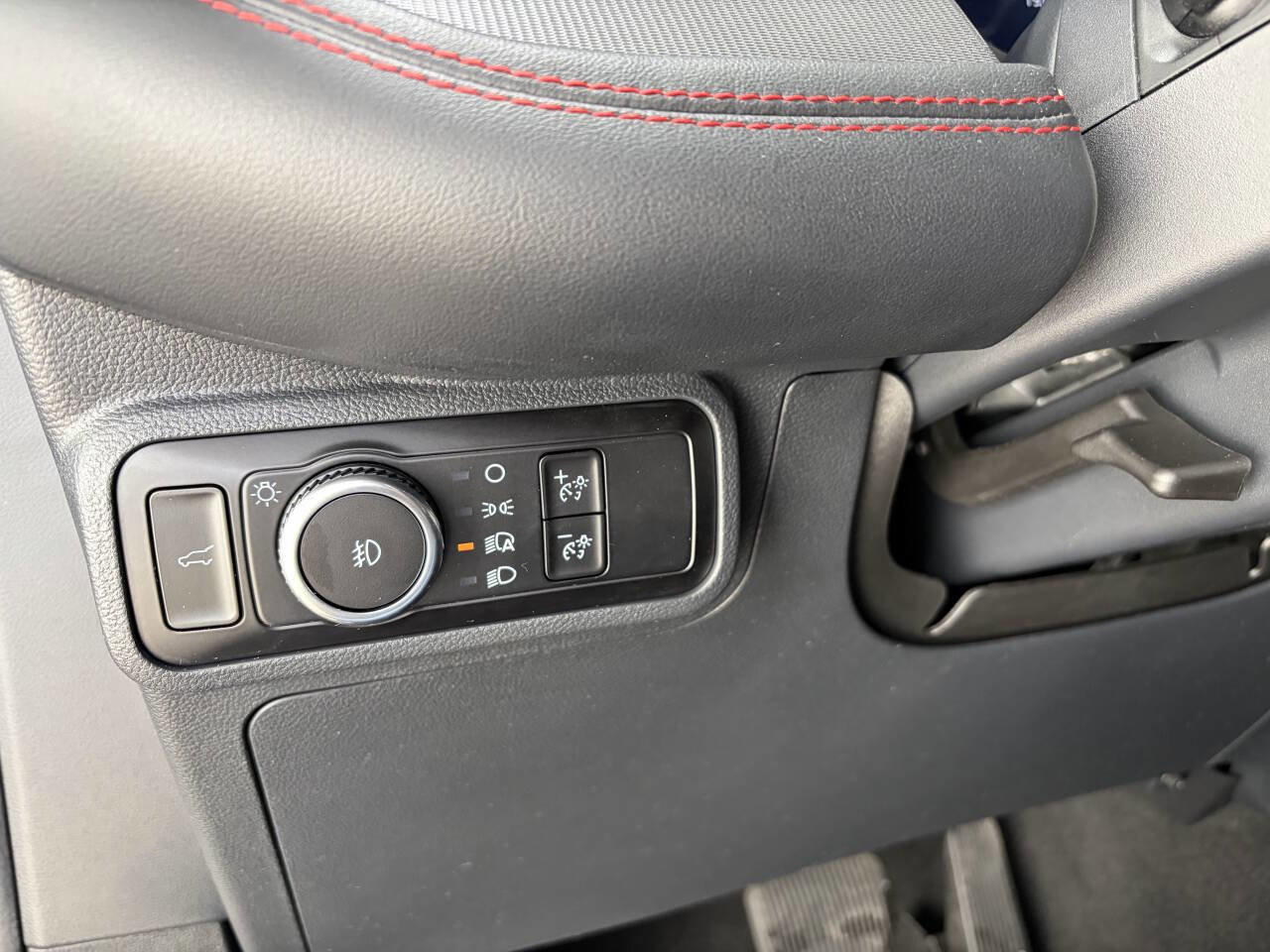 Used 2025 Ford Explorer ST-Line w/ ST-Line Street Pack image 22