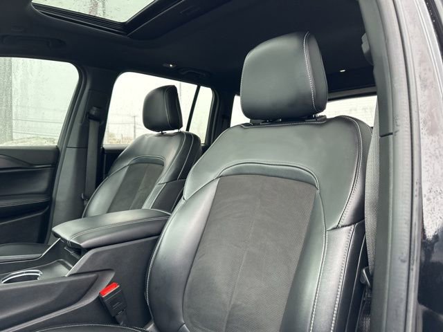Used 2023 Jeep Grand Cherokee Altitude AWD/4WD image 16