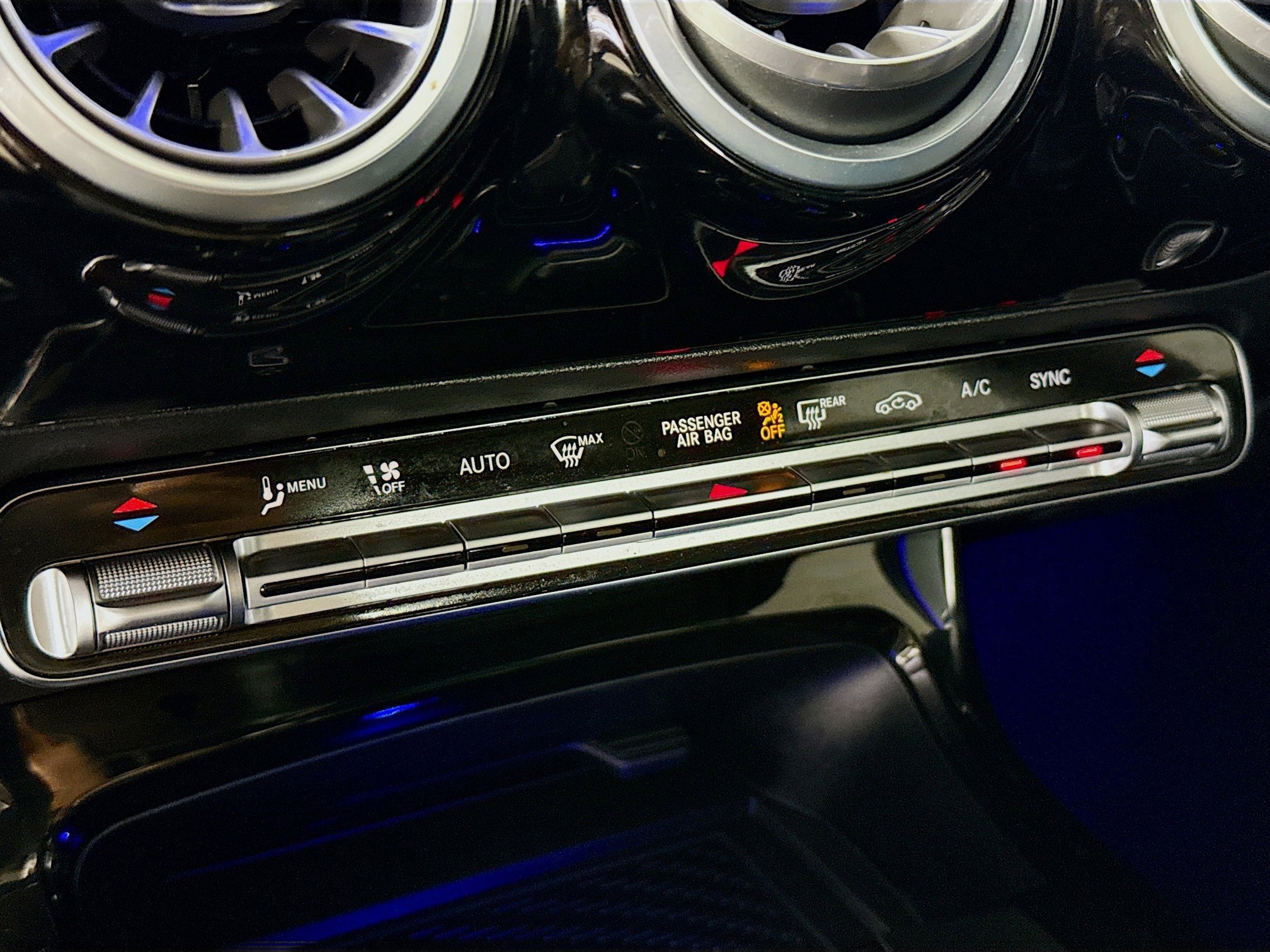 Used 2025 Mercedes-Benz CLA 250 4MATIC image 17