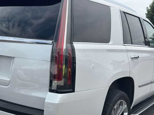 Used 2020 Cadillac Escalade Luxury AWD/4WD image 11