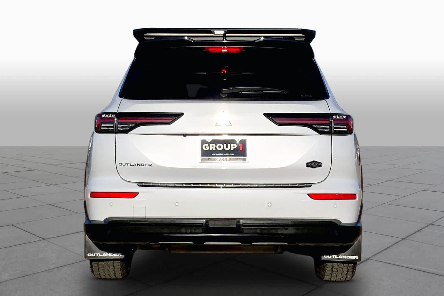 Used 2026 Mitsubishi Outlander AWD image 5