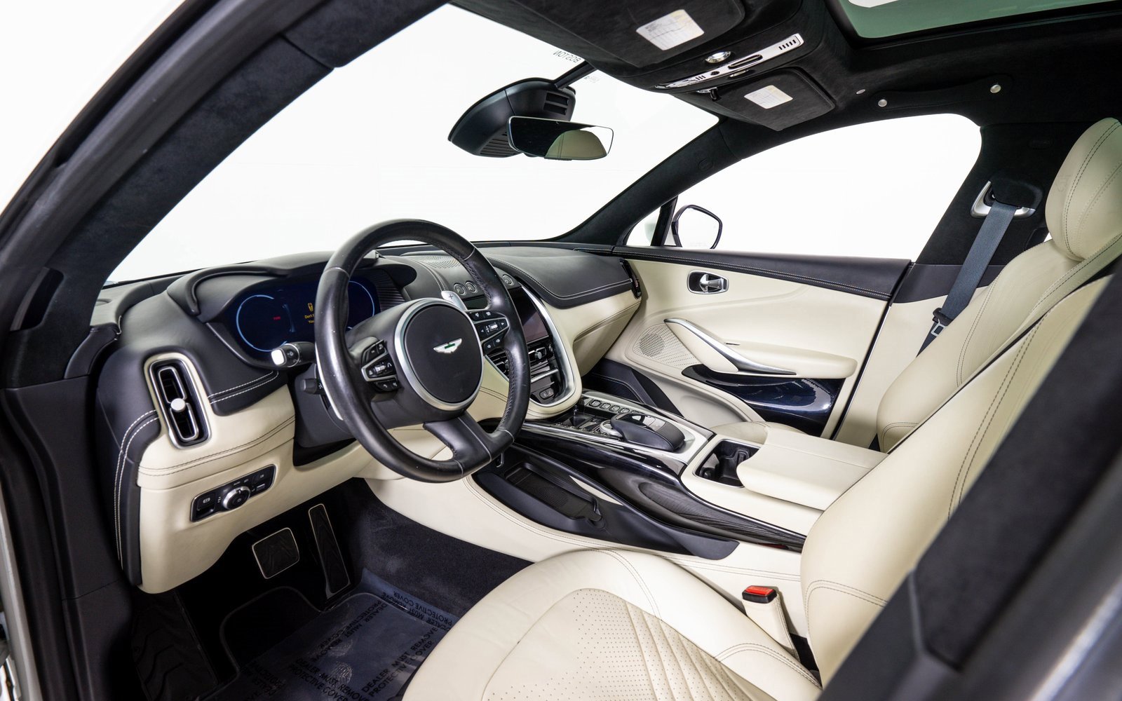 Used 2022 Aston Martin DBX image 15