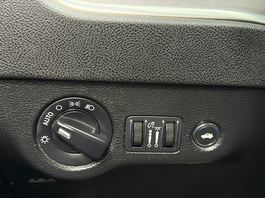 Used 2022 Dodge Charger SXT RWD image 30