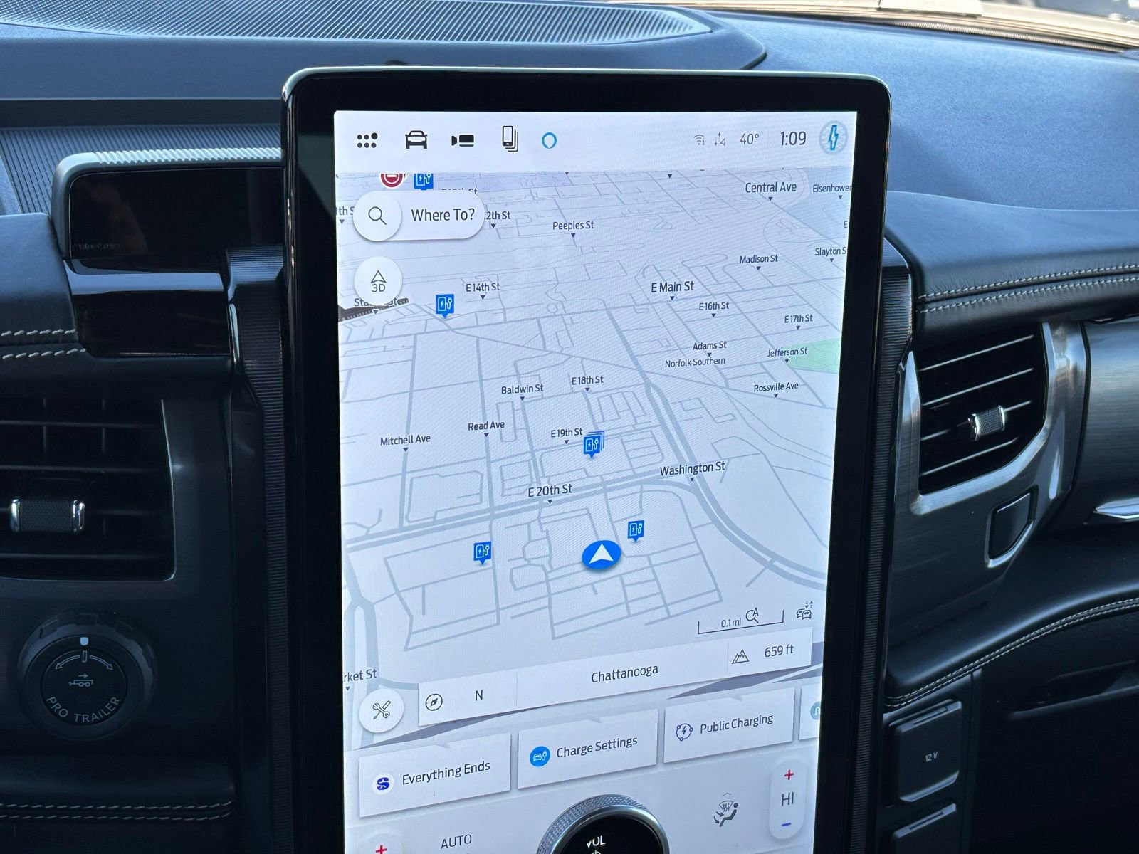 Used 2025 Ford F150 Lightning Platinum image 4