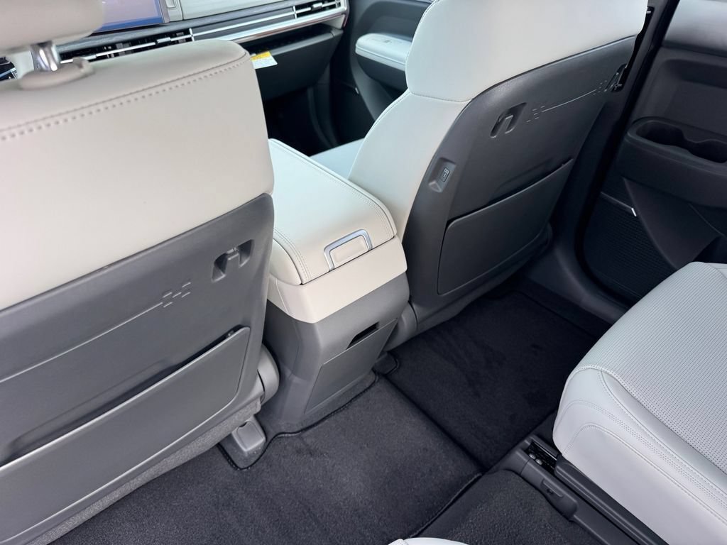 New 2027 Hyundai Santa Fe Calligraphy w/ Tow & Go Package FWD image 16