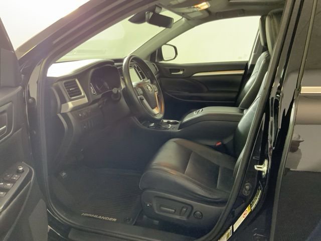 Used 2017 Toyota Highlander XLE image 16