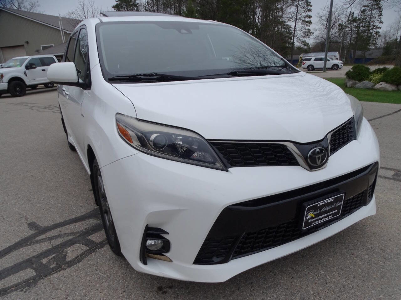 Used 2019 Toyota Sienna SE Premium AWD/4WD image 6